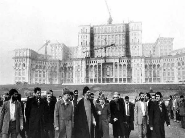 سفر در زمان؛ شرط آیت الله خامنه ای برای پذیرش دعوت چین در سال 1368