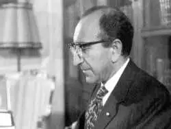 سفر در زمان؛ یادداشت های علم، چهارشنبه 8 آذر 1351: وقتی در مذاکره با نخست وزیر یوگسلاوی، سخن از نادرشاه به میان آمد