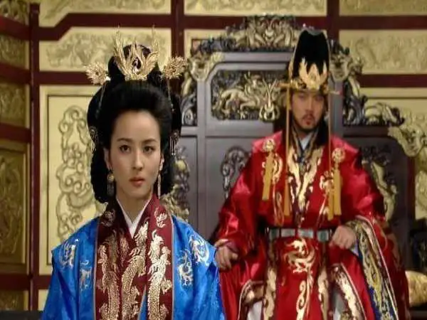 عکس| سفر به تاریخ؛ «سوسانو، جومونگ، گوموآ، یوها و تسو» در جشن پایان سریال «جومونگ»