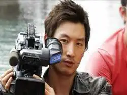 عکس| سفر به تاریخ؛ عکس یادگاری «اویی و بویونگ» در پشت صحنه سریال «جومونگ»