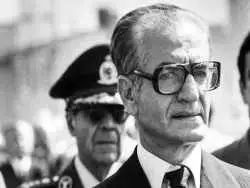 عکس| سفر در زمان؛ «محمدرضا پهلوی در کنار همسر سوم اش» در مکزیک؛ خرداد 1358