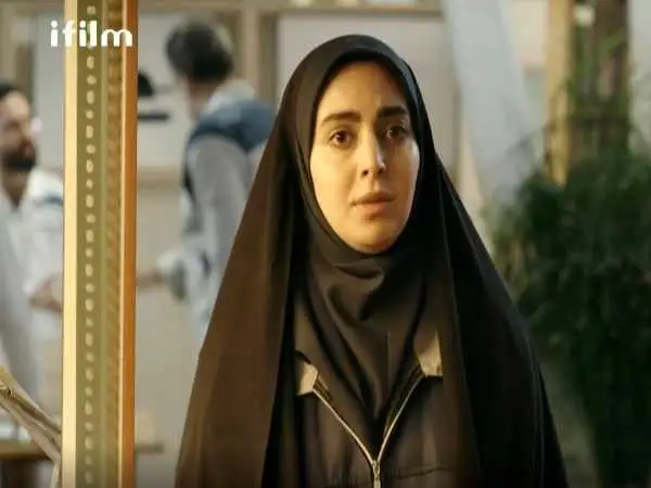 عکس| سفر در زمان؛ ژست «مرضیه» سریال بچه مهندس 3 با کلاه چارلی چاپلین؛ سال 1402