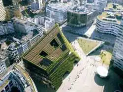 تصاویر| شاهکار معماری در آلمان؛ ساختمانی با 8 کیلومتر دیوار سبز 