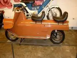 عکس؛ سفر در زمان؛ تصویری از عجیب ترین دوچرخه برقی تولید سال 1953