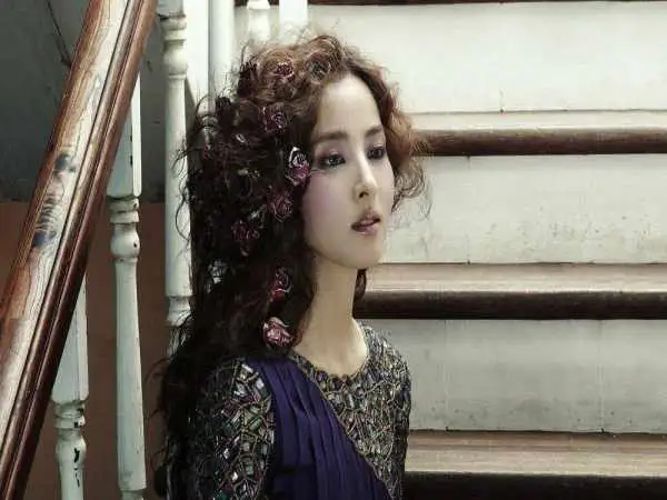 عکس| سفر به تاریخ؛ عکس یادگاری «سوسانو و تسو» با هواداران در پشت صحنه سریال «جومونگ»