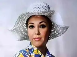 عکس| سفر در زمان؛ «جمیله و پوری بنایی» در ایام جوانی با تیپ و ظاهر خاص؛ دهه 50