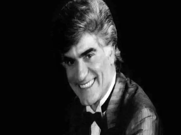 عکس| سفر در زمان؛ «ویگن» در جوانی و در کنار دختران اش؛ دهه 40