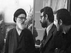 عکس| سفر در زمان؛ «آیت الله طالقانی» پس از دستگیری توسط ساواک؛ سال 54