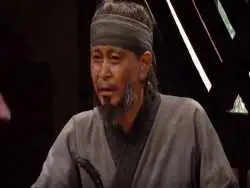 عکس| سفر به تاریخ؛ عکس یادگاری اعضای گروه «دامول» در پشت صحنه سریال «جومونگ»