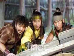 عکس| سفر به تاریخ؛ تیپ و چهرۀ «ماری و هیوبو» در جشن پایان سریال «جومونگ»