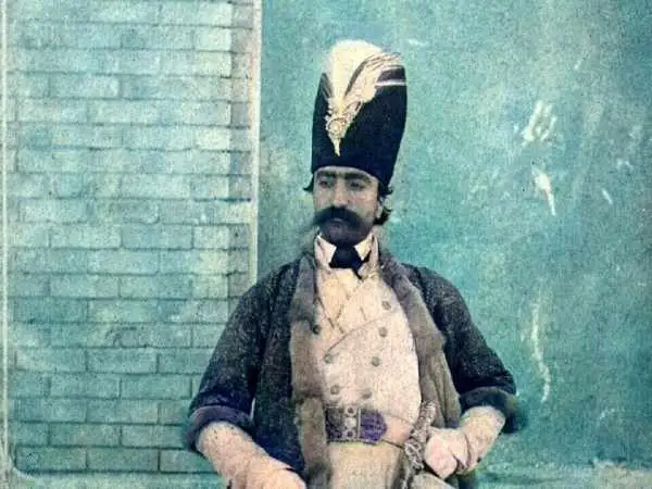 سفر در زمان؛ خاطرات ناصرالدین شاه: رفتم زیارت حضرت عبدالعظیم؛ گرد و خاک، گرما، گدا، عرضه چی و غیره