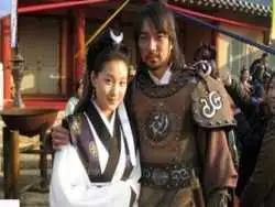 عکس| سفر به تاریخ؛ چهرۀ «بانو سوریانگ» (سریال جومونگ) در 7 سالگی در برنامۀ «آشپز کوچولو»