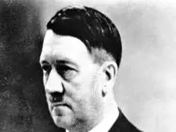 عکس؛ سفر در زمان؛ «هیتلر» در اقامتگاه اش در کنار معشوقه اش؛ سال 1318