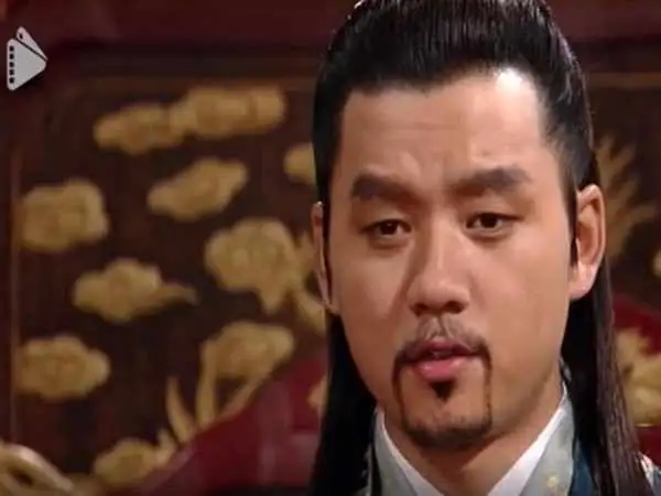 عکس| سفر در زمان؛ «تسو» سریال جومونگ در حال آشپزی در آفریقا؛ سال 1395