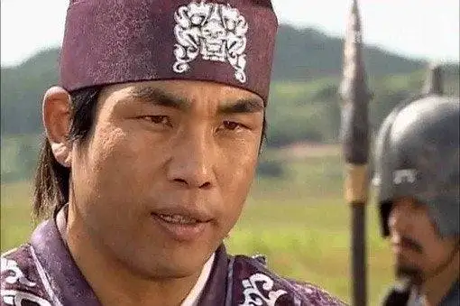 عکس| سفر به تاریخ؛ عکس یادگاری «نارو» در پشت صحنه سریال «جومونگ»