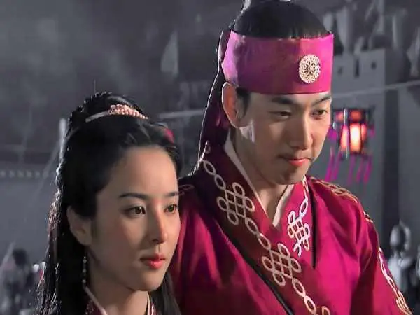 عکس| سفر در زمان؛ «جومونگ و مادرش» در مراسم تقدیر از عوامل سریال جومونگ؛ سال 1385