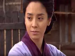 عکس| سفر در زمان؛ ژست خاص «بانو سویا» در پشت صحنه سریال جومونگ؛ سال 1384