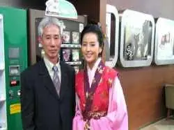 عکس| سفر به تاریخ؛ «سوسانو» و «مدیر سایونگ» با شال گردن و دستکش در پشت صحنه سریال «جومونگ»