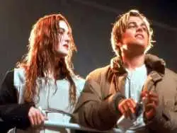 عکس| سفر در زمان؛ «رز و جک» در پشت صحنه فیلم تایتانیک؛ سال 1375