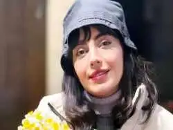 عکس| سفر زمان؛ «مرضیه» سریال بچه مهندس) در اتاق گریم برنامۀ «زنده رود»