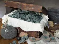 گنج گمشدۀ سکّه های اسپانیایی بعد از 300 سال از عمق دریا بیرون آمد