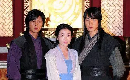 عکس| سفر زمان؛ چهرۀ «بانو یئون» در 37 سالگی در یک مراسم؛ 10 سال بعد از «امپراتور بادها»