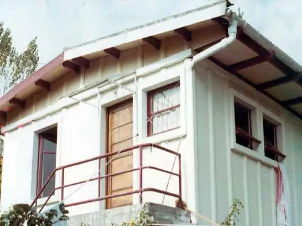 عکس| سفر در تاریخ؛ بازرسی آقایان و بانوان در محل اقامت امام خمینی در نوفل لوشاتو؛ سال 57