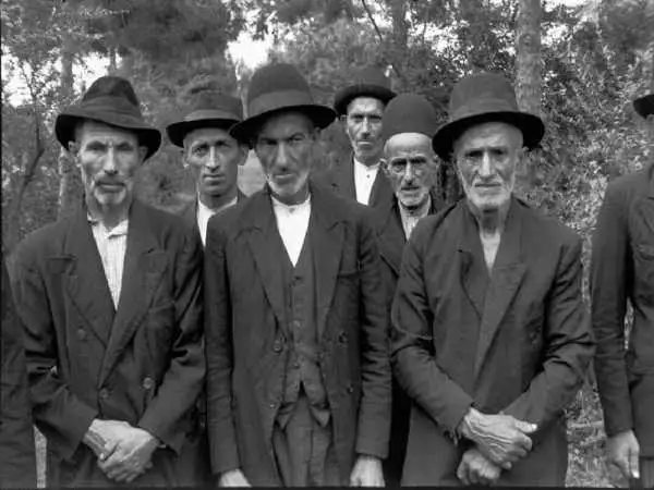 عکس؛ سفر در زمان؛ تصویب قانون کدخداها در مجلس، 90 سال پیش