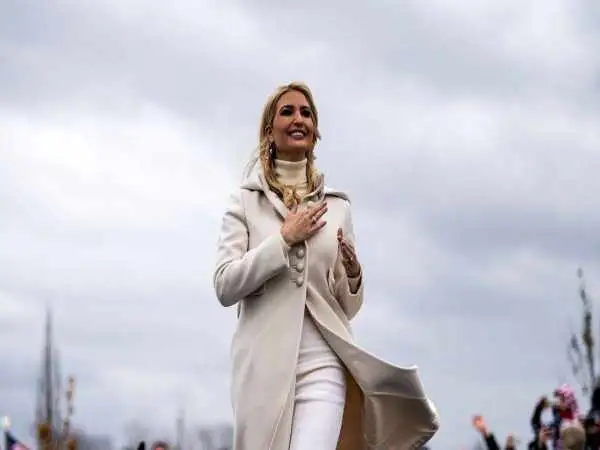 عکس| سفر در زمان؛ «ایوانکا ترامپ» در 12 سالگی و در کنار مادرش «ایوانا»؛ سال 1372