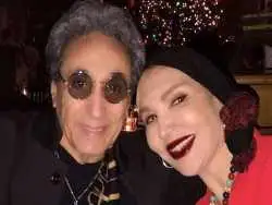 عکس| سفر در تاریخ؛ «شهبال شب پره و گلنار» در مراسم عروسی شان؛ دهه 40