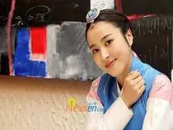 عکس| سفر زمان؛ عکس یادگاری «سوسانو» با «الاغ» در پشت صحنه سریال «ججونگ وون»