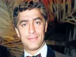 عکس| سفر در زمان؛ «محمدعلی فردین» در یک مهمانی دوستانه؛ اواخر دهه 60