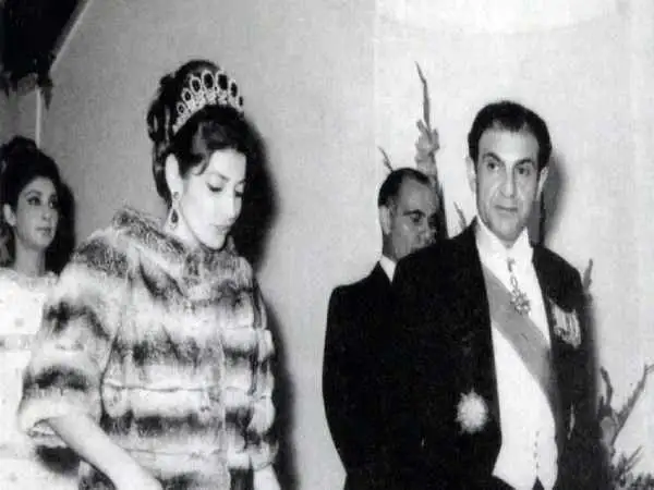 عکس| سفر در زمان؛ تفرج «اردشیر زاهدی و شهنار پهلوی» در سوئیس؛ سال 1336 