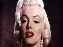 عکس؛ سفر در زمان؛ «مرلین مونرو» در حال تیر اندازی با تفنگ؛ سال 1323