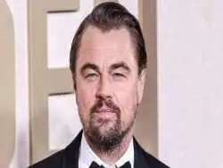 عکس؛ سفر در زمان؛ لئوناردو دی کاپریو در کنار جانی دپ در کالیفرنیا؛ سال 1372