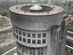 تصاویر| بقایای معماری «بروتالیستی» یک کارخانه الکل رهاشده