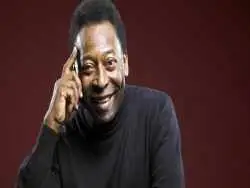 عکس| سفر در زمان؛ پله در کنار منگالویو و کوتینیو در زمین فوتبال برزیل؛ سال 1335