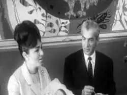 عکس| سفر در زمان؛ «محمدرضا پهلوی، ملکه الیزابت و فرح» در مسجد شاه اصفهان؛ سال 1341