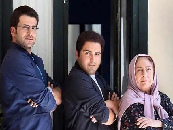  عکس| سفر در زمان؛ جشن تولد «بی بی گوهر» در پشت صحنه سریال بچه مهندس 4؛ سال 99