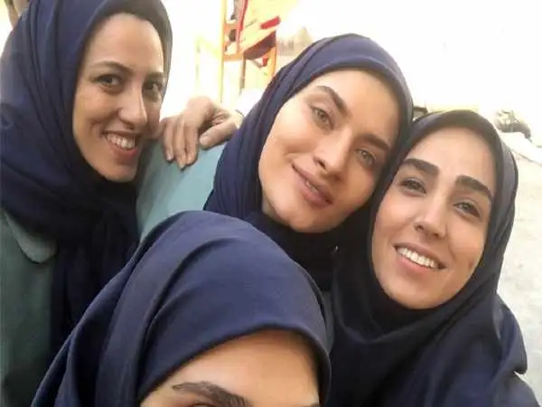 عکس| سفر در زمان؛ «مامان صدیقه» در پشت صحنه سریال بچه مهندس 1؛ سال 97