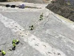 کارگر معدن متوجه یک برآمدگی غیرعادی شد و به طور اتفاقی «اتوبان دایناسورها» را کشف کرد