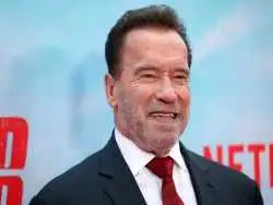 عکس؛ سفر در زمان؛ «آرنولد شوارتزنگر» به همراه مادرش در کاخ سفید؛ سال 1363