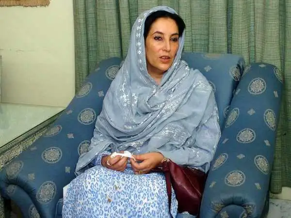 عکس؛ سفر در زمان؛ بی نظیر بوتو در نوجوانی و در کنار خواهران و برادرش؛ سال 1349