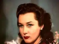 عکس؛ سفر در زمان؛ فوزیه، ملکه مصری ایران و خواهرش در در یک مهمانی در مصر؛ سال 1326