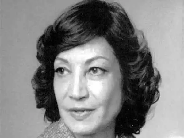 عکس؛ سفر در زمان؛ اشرف پهلوی در حال ورود به سوئیس؛ سال 1331