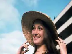 عکس| سفر در زمان؛ «جین سیمور» در مراسم عروسی اش با مایکل اتنبورو؛ سال 1350