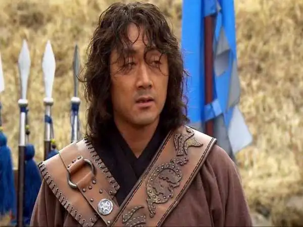 عکس| سفر زمان؛ چهرۀ «ژنرال هموسو» 7 سال قبل از سریال «جومونگ» در 36 سالگی