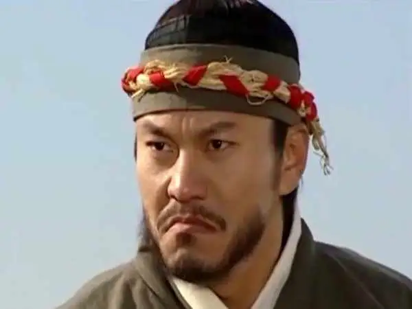 عکس| سفر زمان؛ چهرۀ «بوبونو» در کنار دوستانش در یک رستوران؛ 8 سال بعد از سریال «جومونگ»