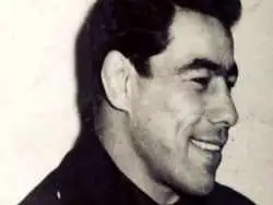 عکس| سفر در زمان؛ «غلامرضا تختی» در حال دوچرخه سواری در دهه 30