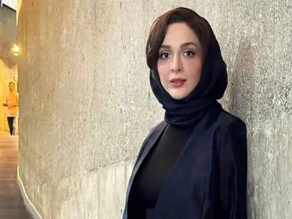 عکس| چهره پربیننده روز؛ «المیرا دهقانی و مژده لواسانی» در یک جشن امضاء